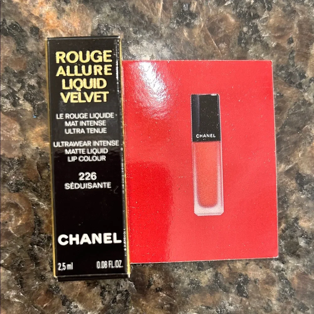 CHANEL Le Volume Black Mascara and Rouge Allure Liquid Velvet Sample Set